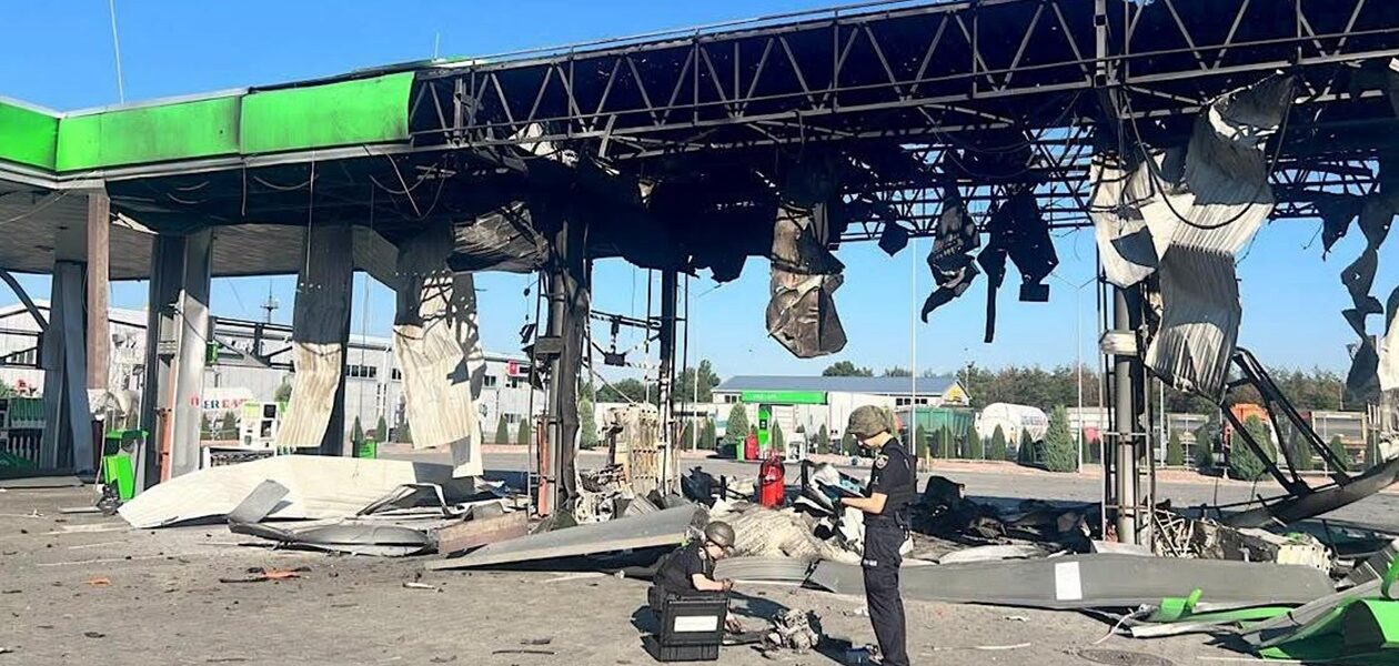 СюжетВорог випалює АЗС: до чого готуватись українцям