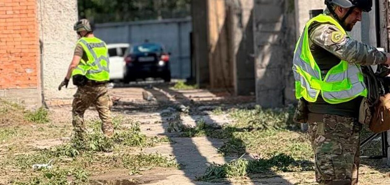 Після обстрілу Києва на Оболоні виявили касетні боєприпаси