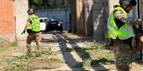 Після обстрілу Києва на Оболоні виявили касетні боєприпаси