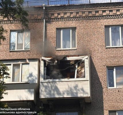 Війська РФ вдарили по Запоріжжю, є поранені