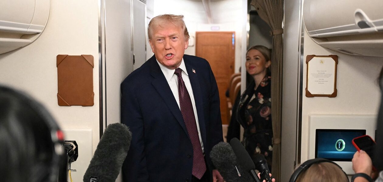 Трамп розкритикував союзників по НАТО по дорозі з саміту