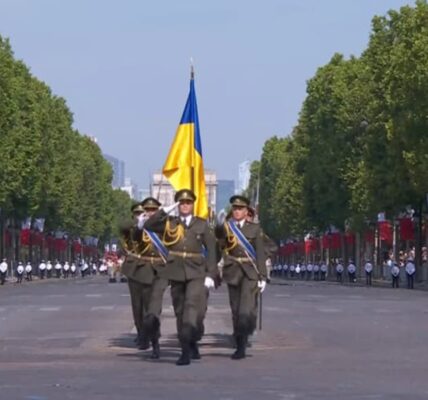 ЗСУ пройшли маршем на параді у Парижі