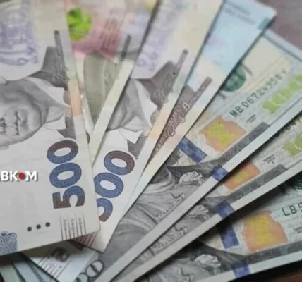 Курс валют 4 червня 2026: долар утримує рекордні позиції