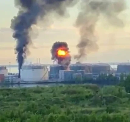 Зеленський підтвердив ураження Петербурзького нафтового терміналу (відео)