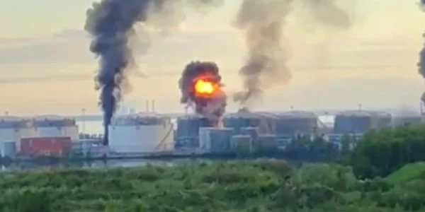 Зеленський підтвердив ураження Петербурзького нафтового терміналу (відео)