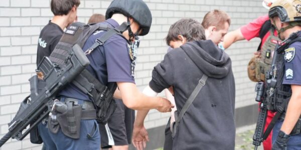РФ вдарила по багатоповерхівці в Запоріжжі: під завалами люди