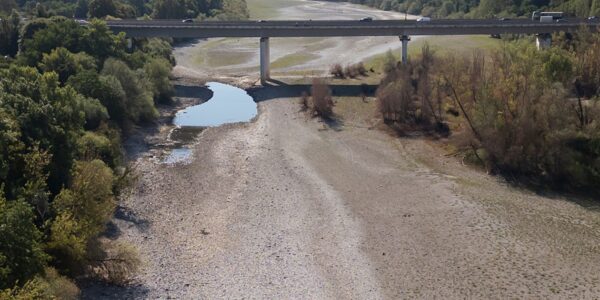 У Німеччині рівень води в Рейні оновив рекордний мінімум