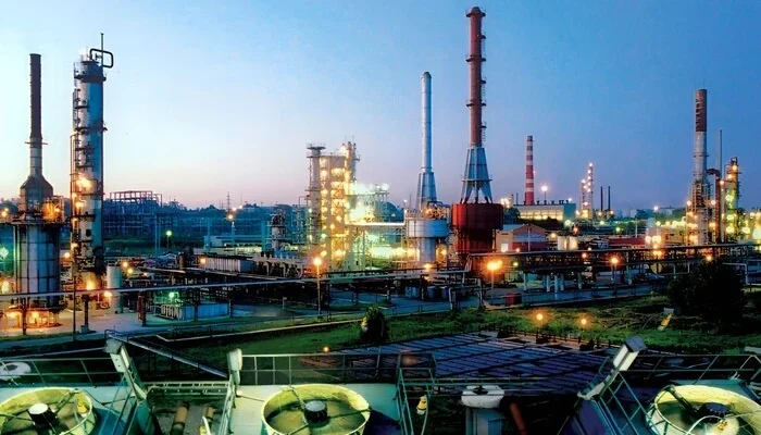 Кінець епохи Коломойського: найстаріший нафтовий гігант збанкрутував через астрономічний борг