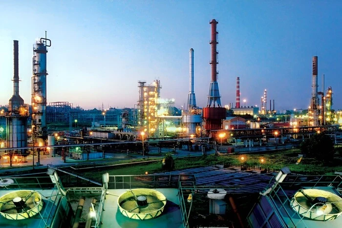 Кінець епохи Коломойського: найстаріший нафтовий гігант збанкрутував через астрономічний борг