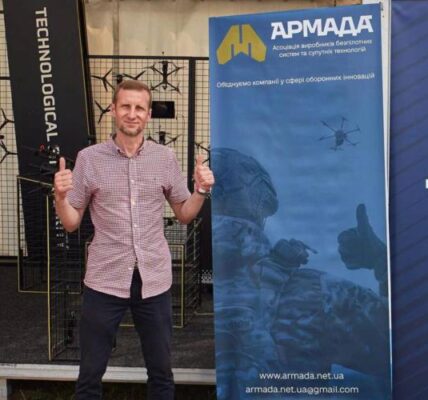 Василь Гончарук: від жіночого футболу до оборонки - той хто організував виставку в Капітанівці