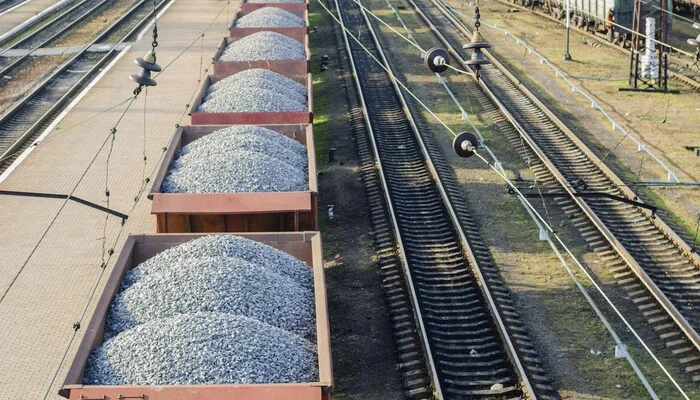 Підвищення тарифів «Укрзалізниці» може поставити під загрозу підготовку до опалювального сезону – ексміністр