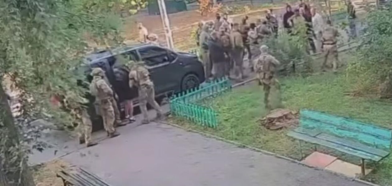 З’явилося відео сутички між СБУ та ГУР