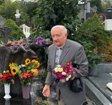 Несподівана зустріч сталася біля могили Ступки