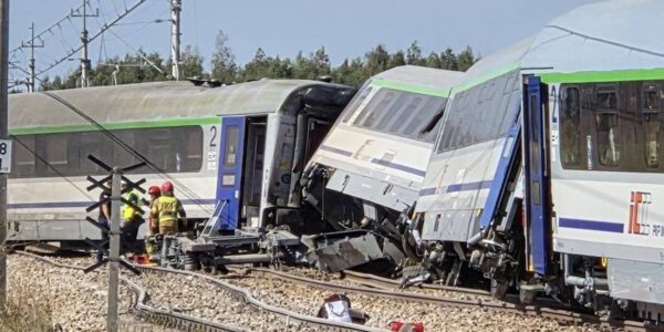 У Польщі поїзд зіткнувся з вантажівкою, є жертва