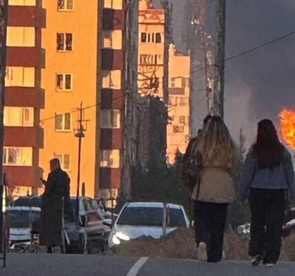 Дрони атакували Новий Уренгой за 3200 км від кордону з Україною