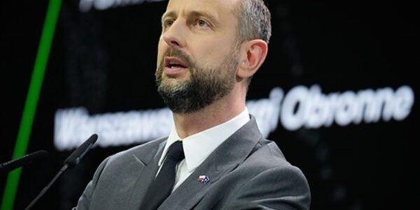 Міністр оборони Польщі звернувся до поляків із заявою щодо України