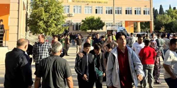 Стрілянина біля школи в Туреччині: є поранені, нападник втік