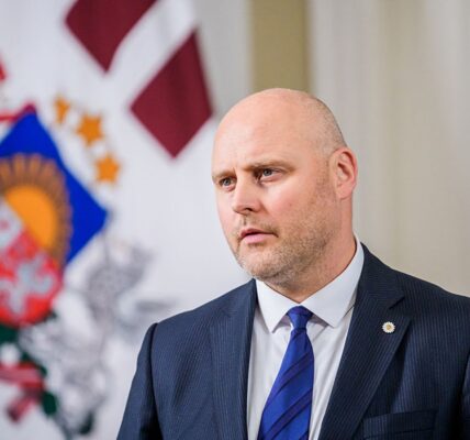 Латвія заблокувала зняття санкцій ЄС з Усманова та Фрідмана