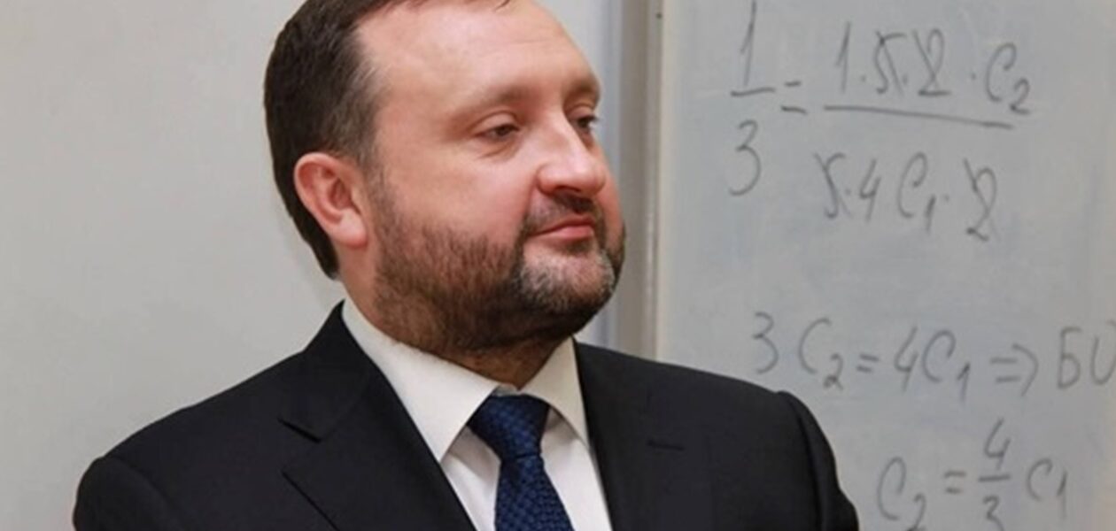 Родина експрем’єра України володіє активами на понад 6 млр рублів - ЗМІ