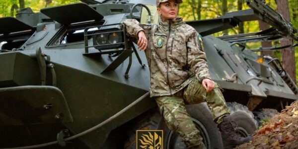 Камалію розкритикували за танці у військовій формі